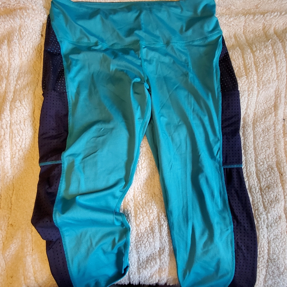 Ruby Ribbon Workout Leggings